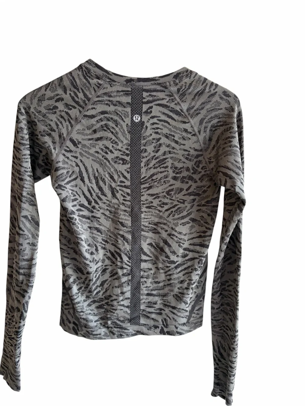 Lululemon Swiftly Tech Long Sleeve Shirt 2.0 in Primal Clash Black Gray Sz 6